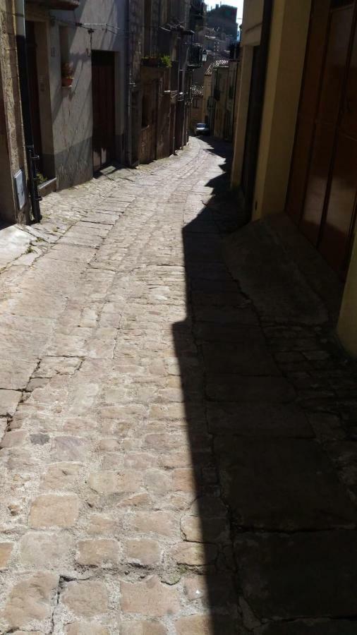 La Nicchia Di Gangi Apartment Exterior photo